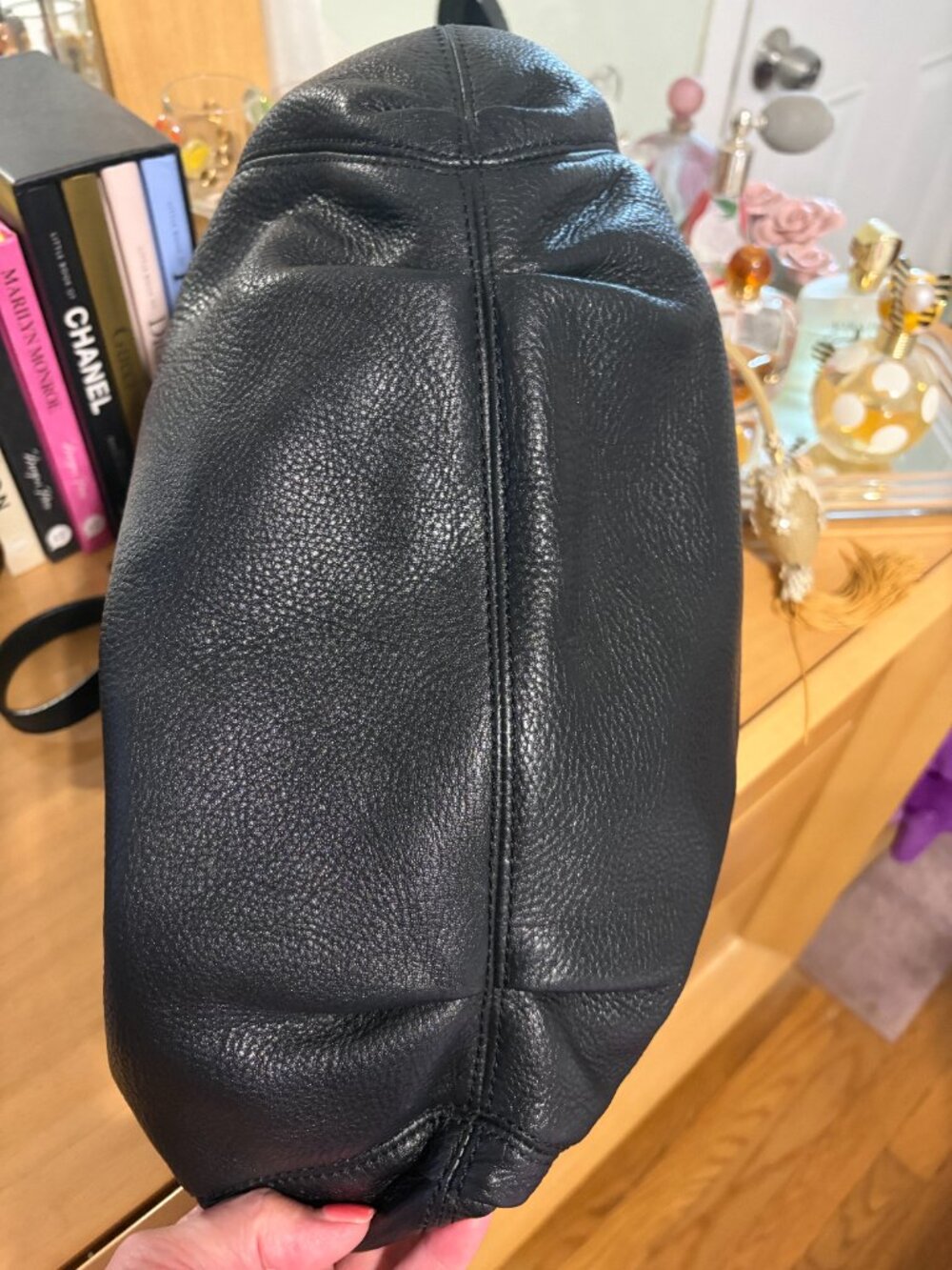 MICHAEL KORS BLACK LEATHER HOBO BAG - EUC - Picture 5 of 6